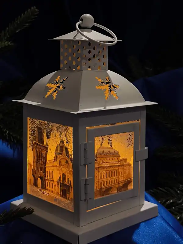 Vianočný kovový lampáš BIELA PRAHA 1 ks