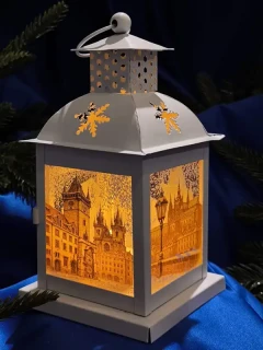 Vianočný kovový lampáš BIELA ​​PRAHA 1 ks