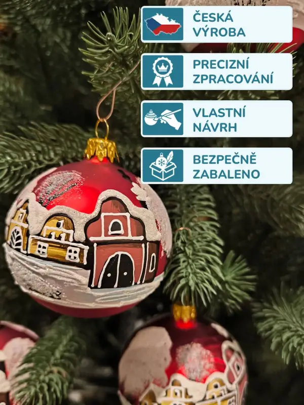 Vianočné gule ČERVENÝ HRADEC na stromčeku
